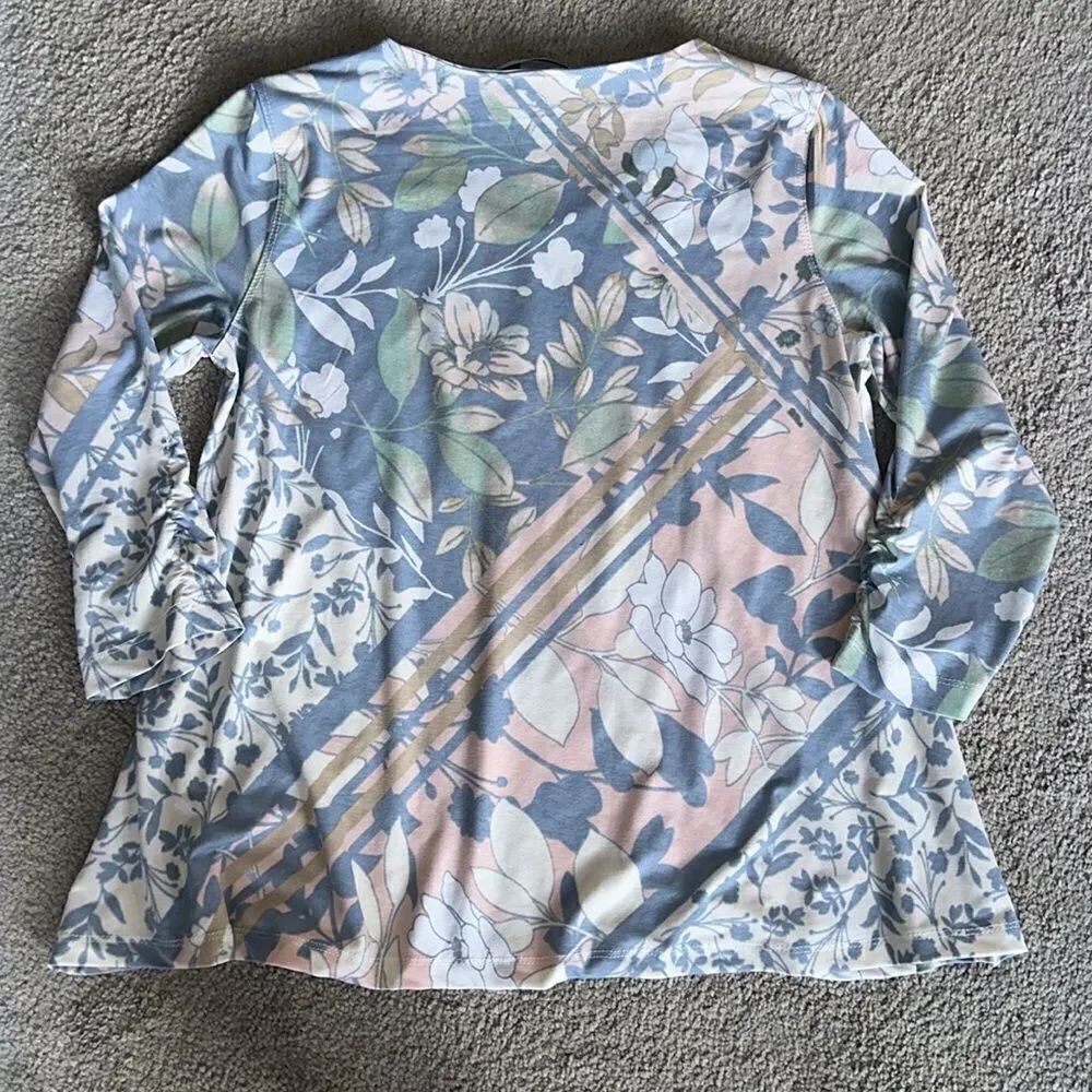 Multiples Pastel Floral Top! - Picture 9 of 10